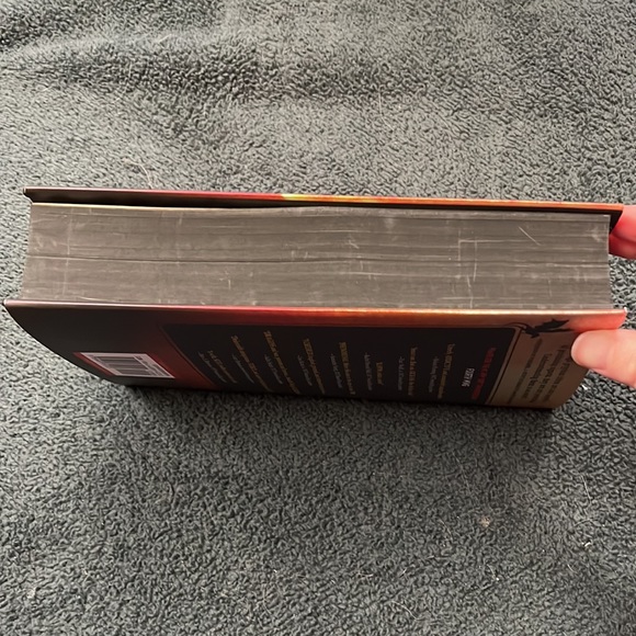 Iron Flame Rebecca Yarros Sprayed Edges Black First Edition Fourth Wing Book 2 - Picture 10 of 16